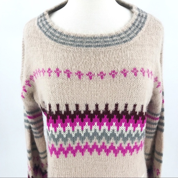 Light Pink NWT Angora-like sweater Flared sleeves - Picture 2 of 7